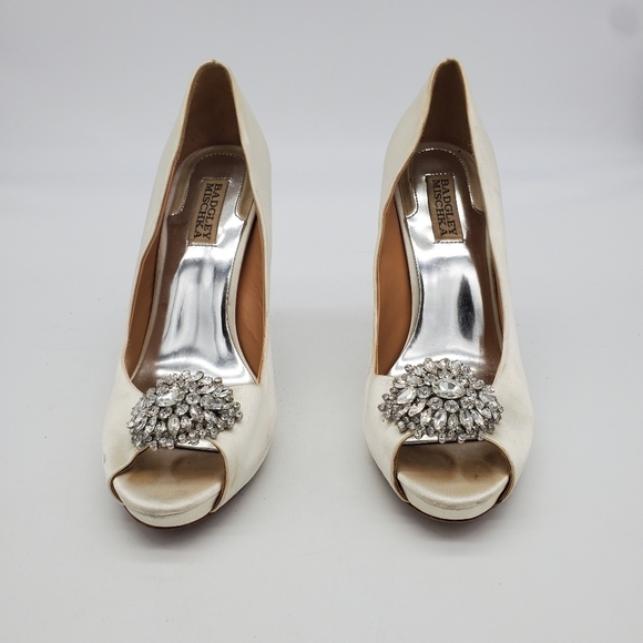 Badgley Shoes Women 9M Mischka Jeannie Ivory Satin Evening Platform Bridal Pumps - Picture 2 of 11
